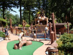 mini golf at giggle ridge